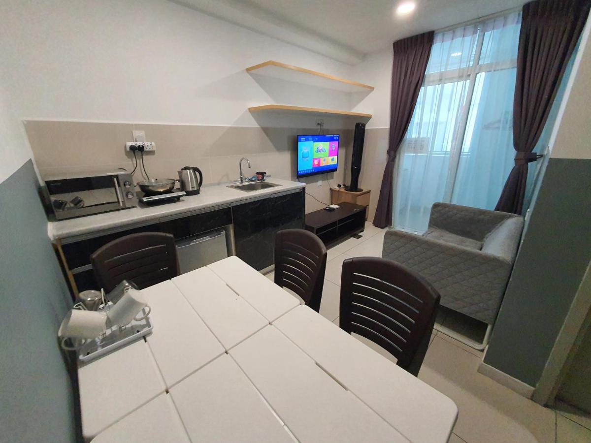 Lts Homestay At Sutera Avenue Кота-Кінабалу Екстер'єр фото